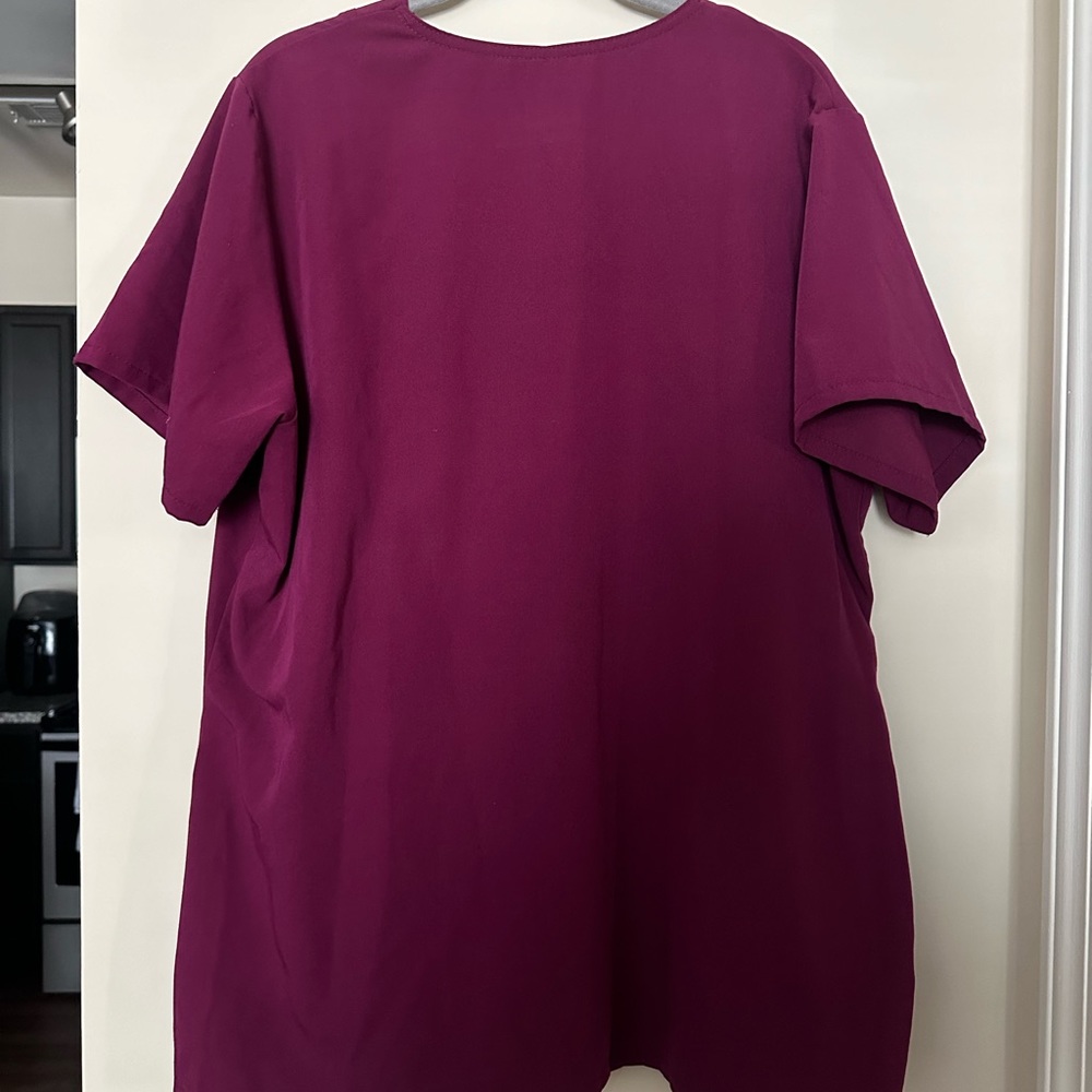 ockey Women's Classic Fit Tri Blend Solid Scrub Top XL Plumberry with pants